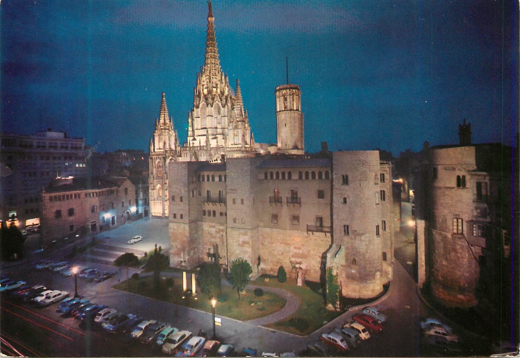 CPM Barcelona et Murailles Romaines Vue Nocturne