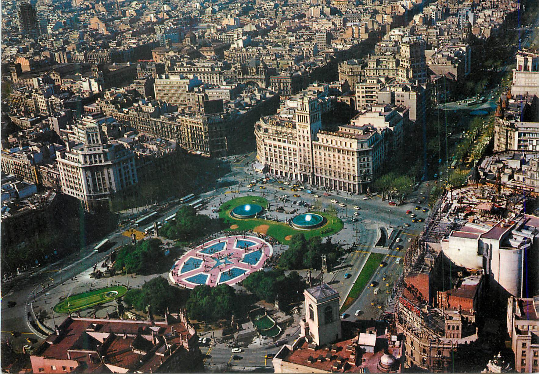 CPM Barcelona La Place de Catalogne Vue d'Avion