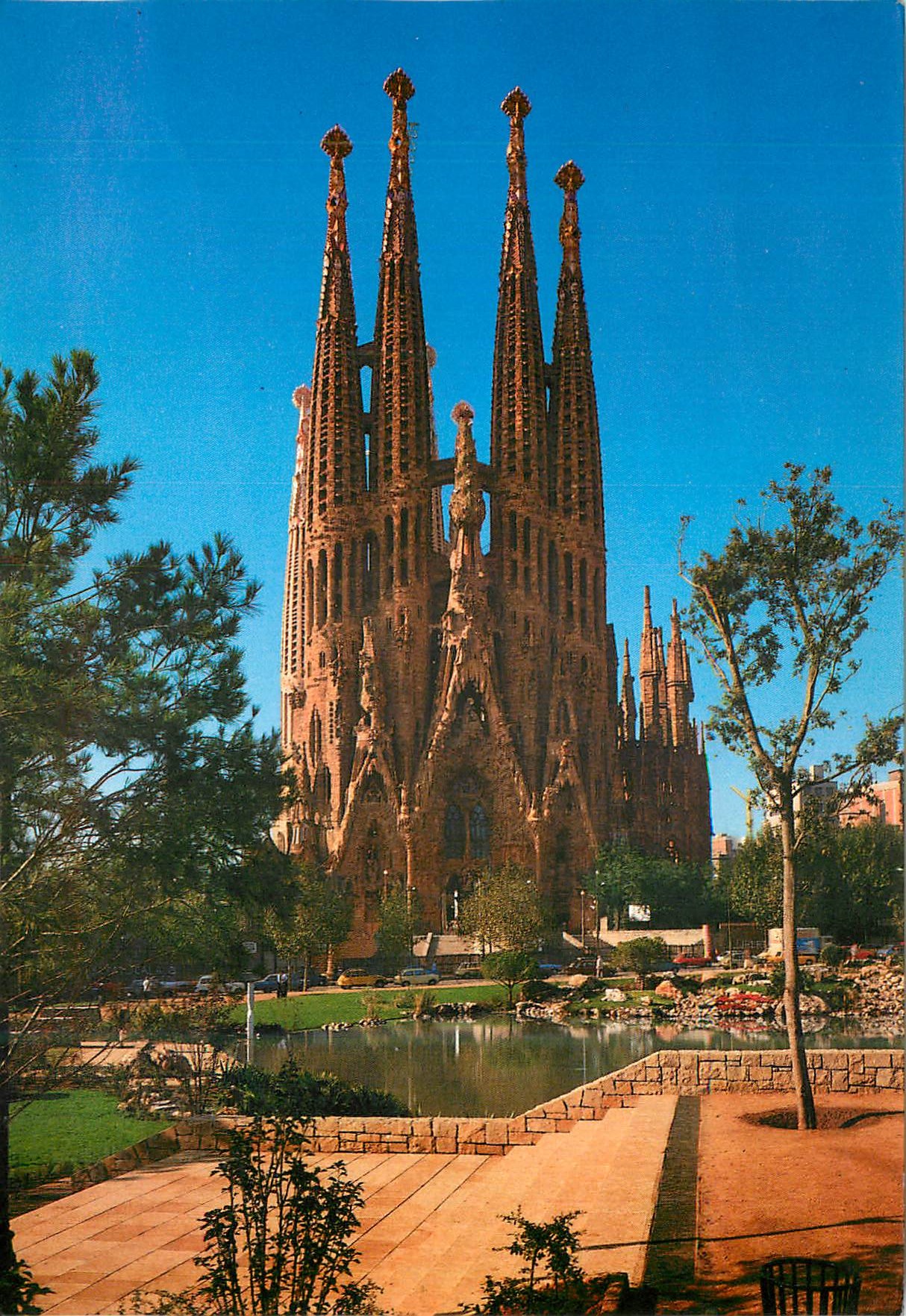 CPM Barcelona Temple Sainte Famille