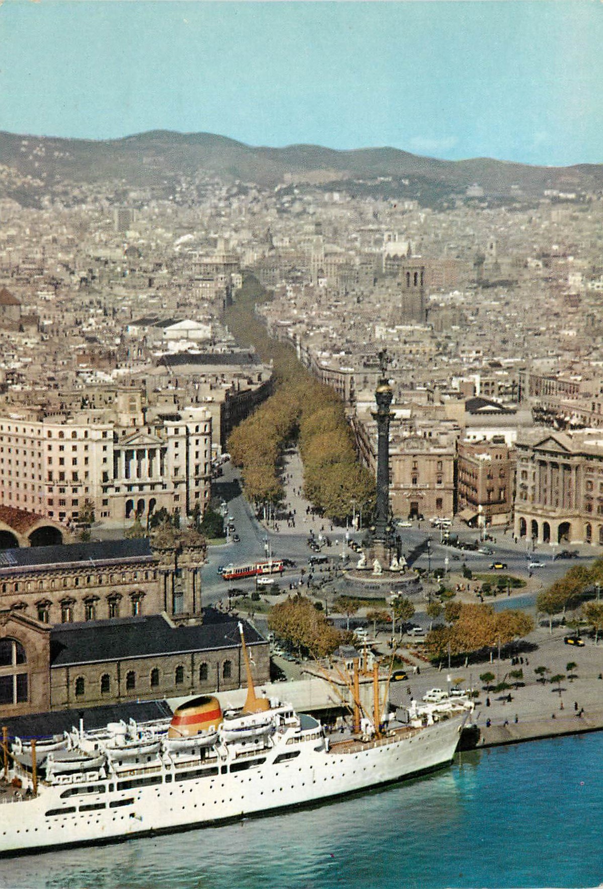 CPM Barcelona Quai de Majorque Porte de la Paix et Ramblas Bateau
