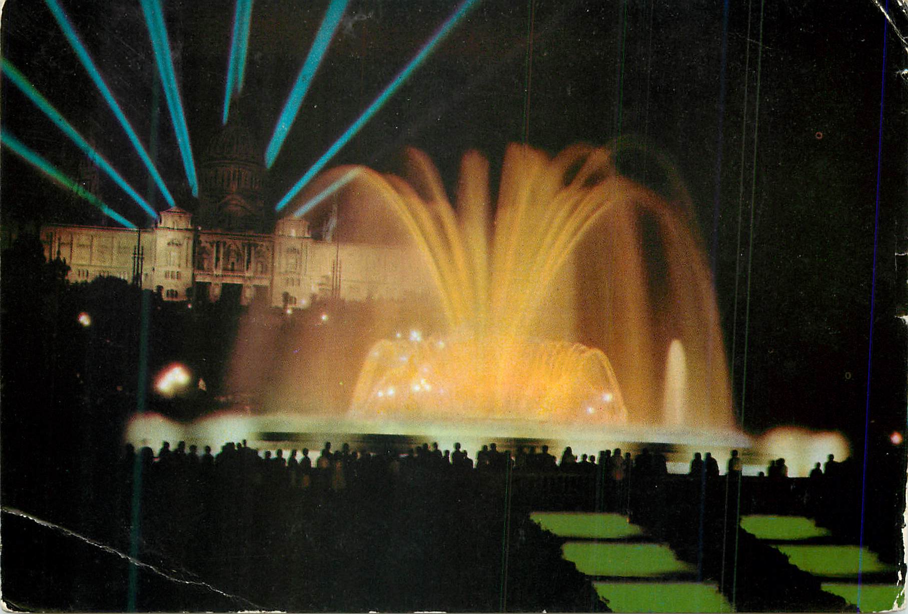 Fontaine lumineuse de Montjuïc et Palacio Nacional (nuit) — Éditions Ro-Foto, n°131
