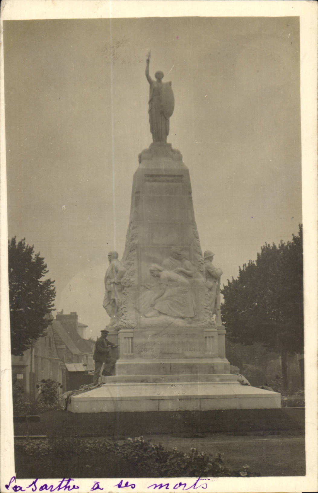CARTE PHOTO Monument aux morts La Sarthe a ses morts