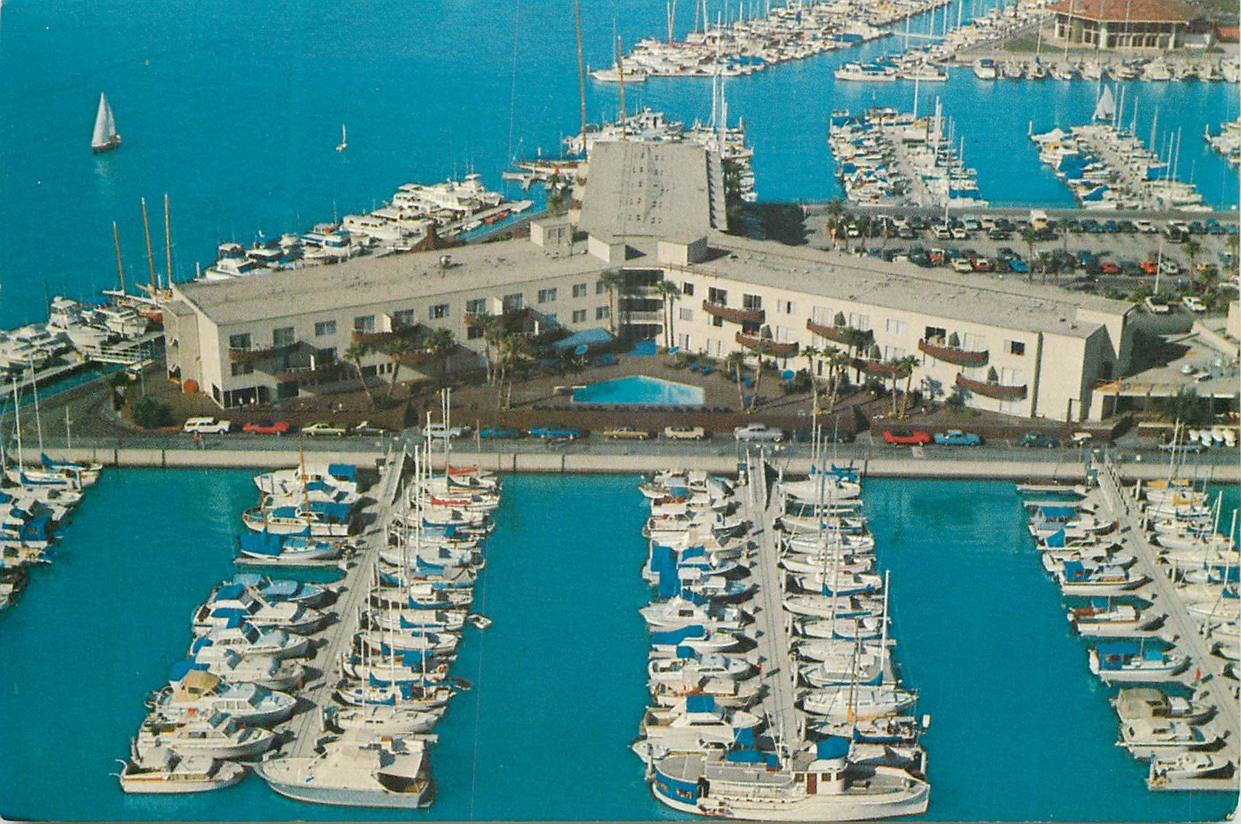 CPM Marina Del Rey Hotel 13534 Bali Way Bateaux
