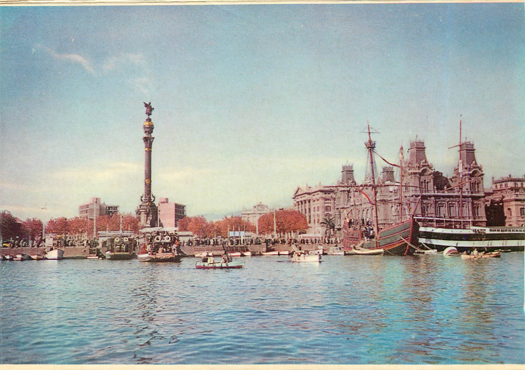 CPM Barcelona Le Port et le Monument a C Colomb