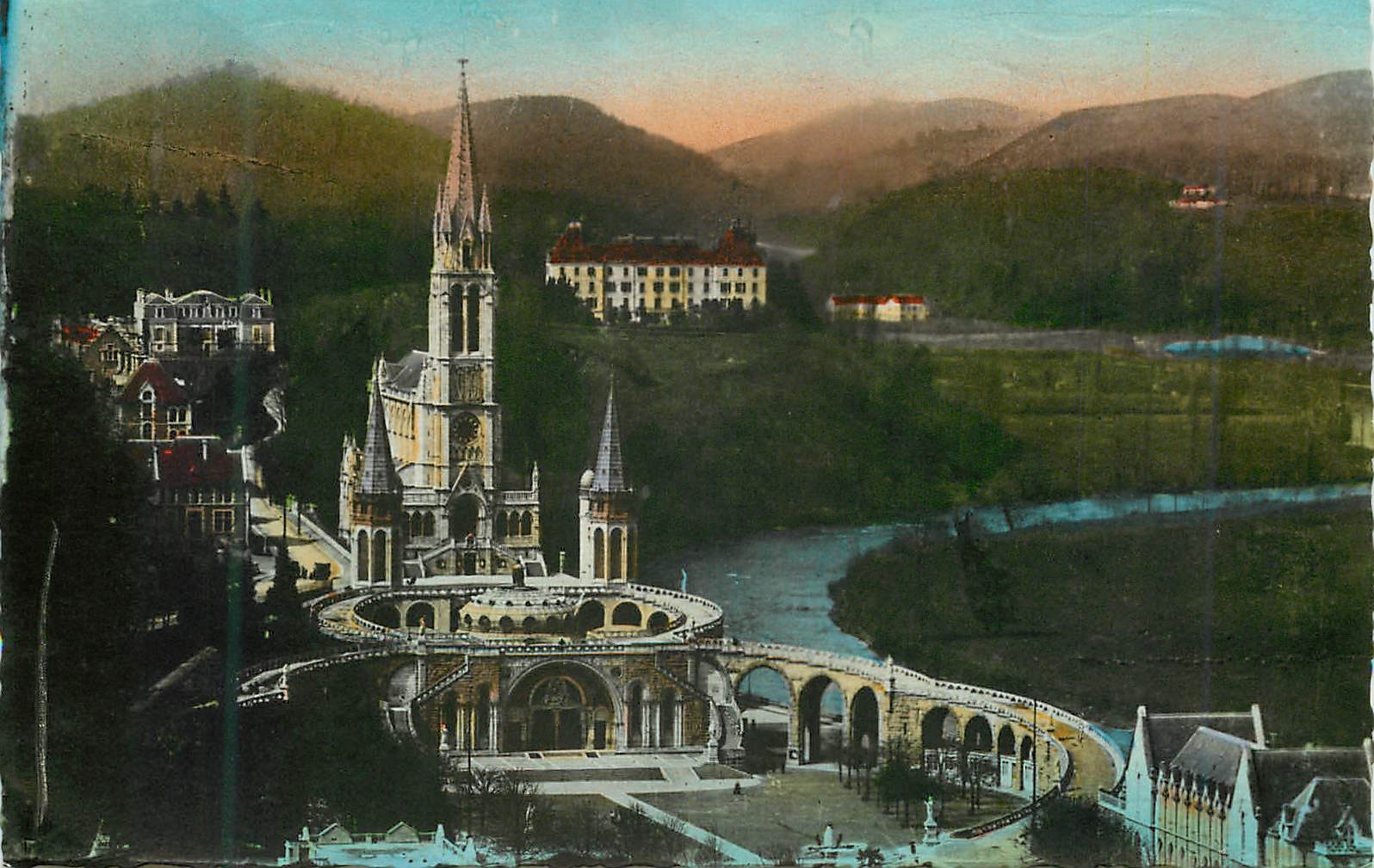 CPM Lourdes La Basilique vue De Chateau Fort