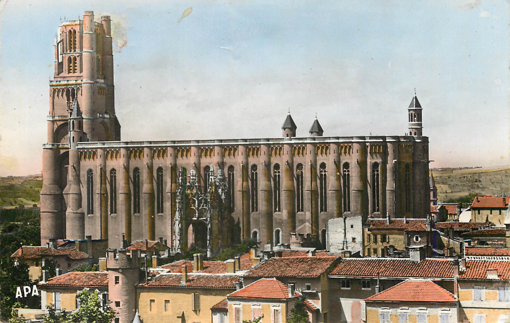 CPM Albi La Basilique ste Cecile XIIIe S Au Premier Plan a Gauche Maison Natale de Toulouse Lautrec avec sa Tourelle (18