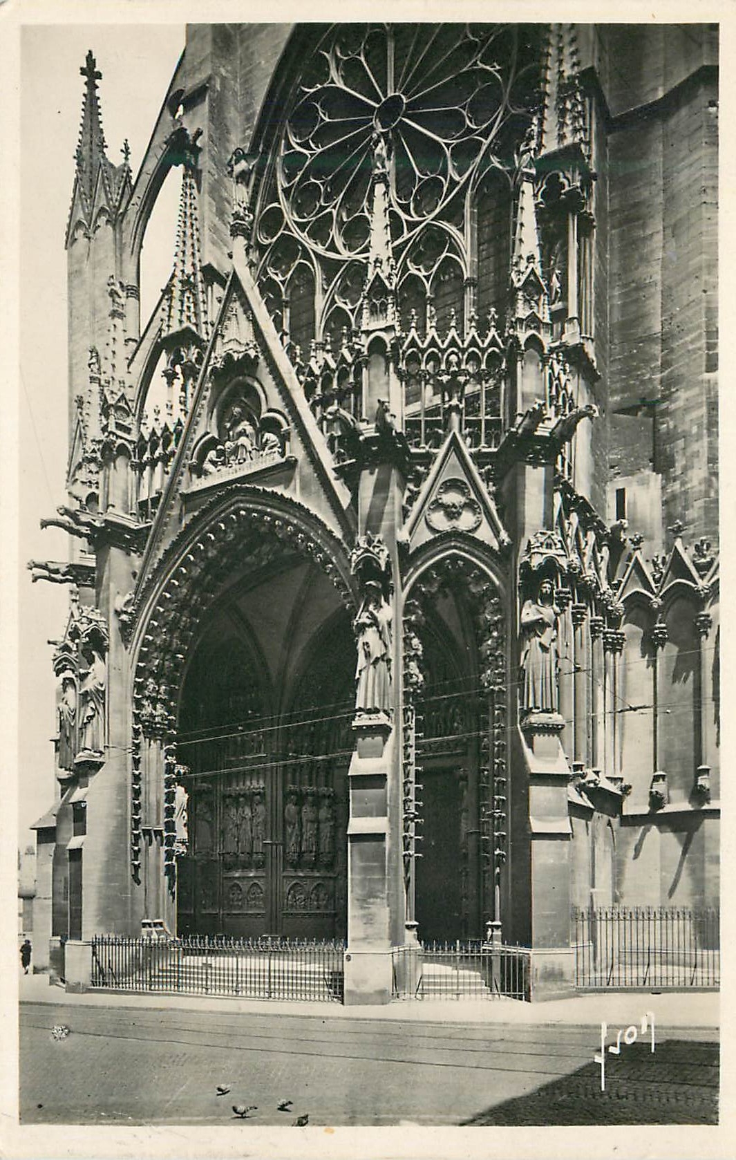 CPM Metz (Moselle) Grand Portail de la Cathedrale