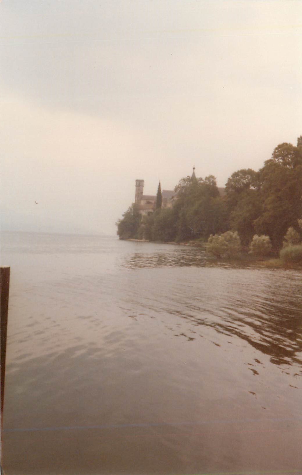 Photo Château au bord d'un lac