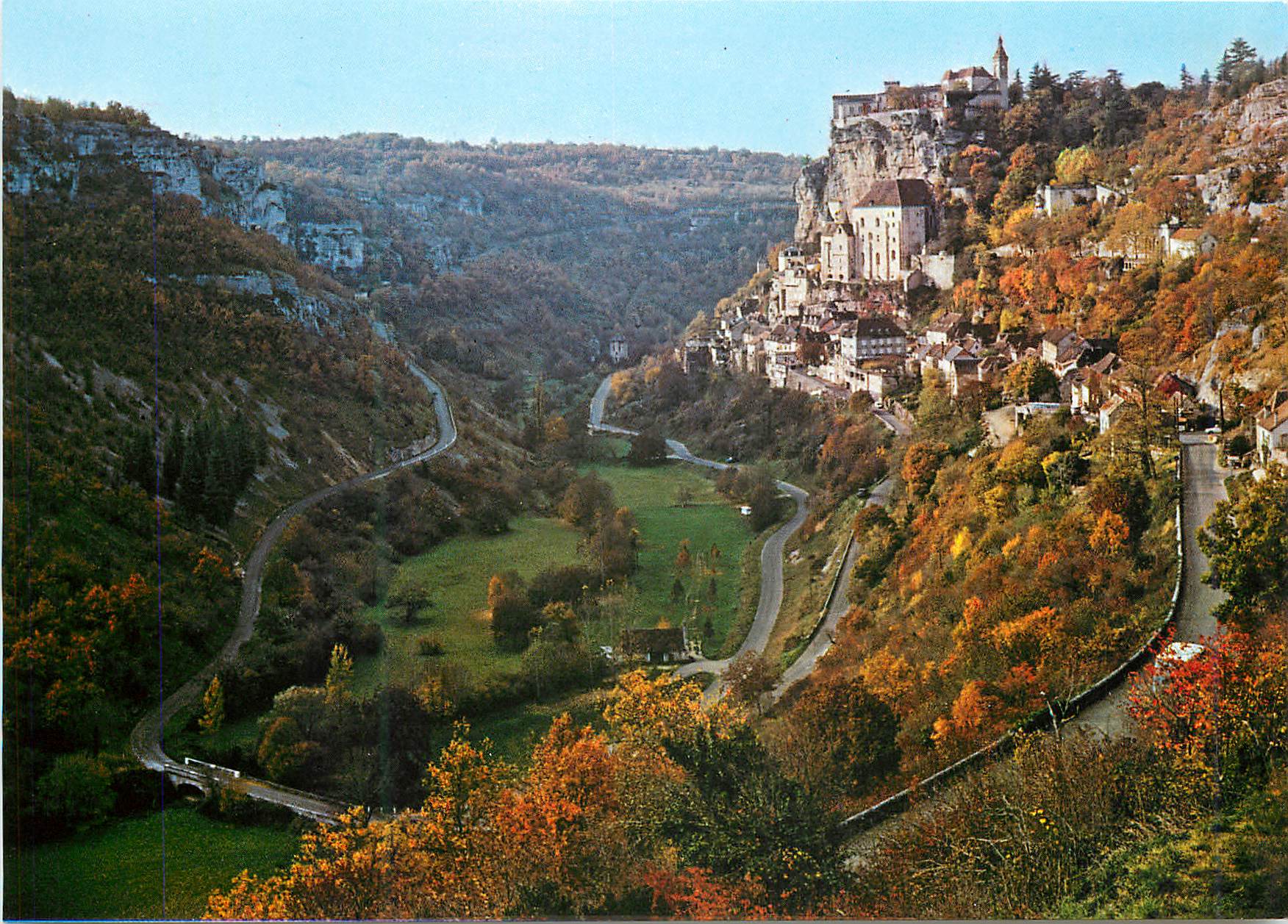 Roc Amadour — Vue panoramique en automne — Éditions Quercynoises (Lot)