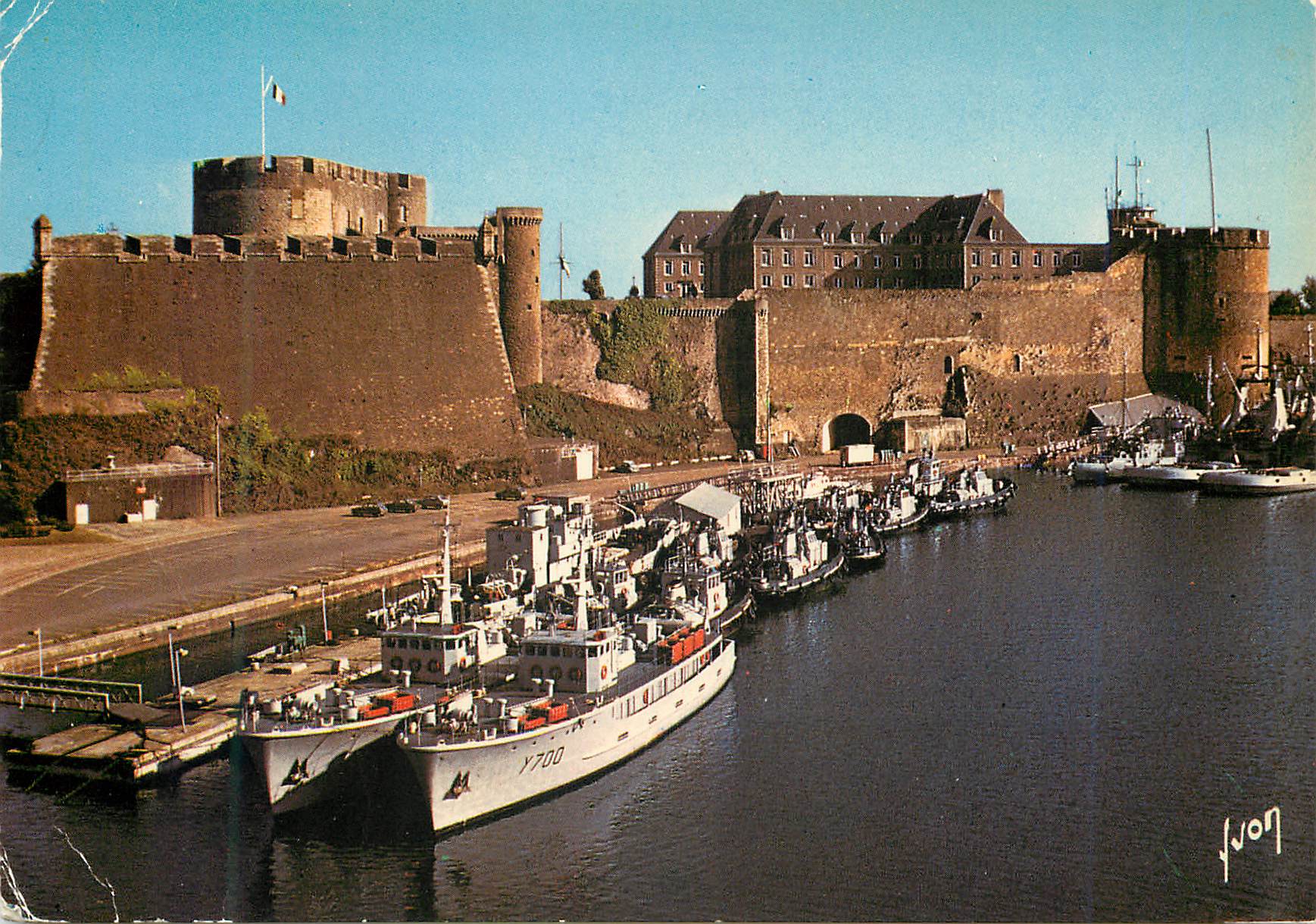 CPM Couleur et Lumiere de France La Bretagne 29200 Brest ( Finistere ) Bateaux