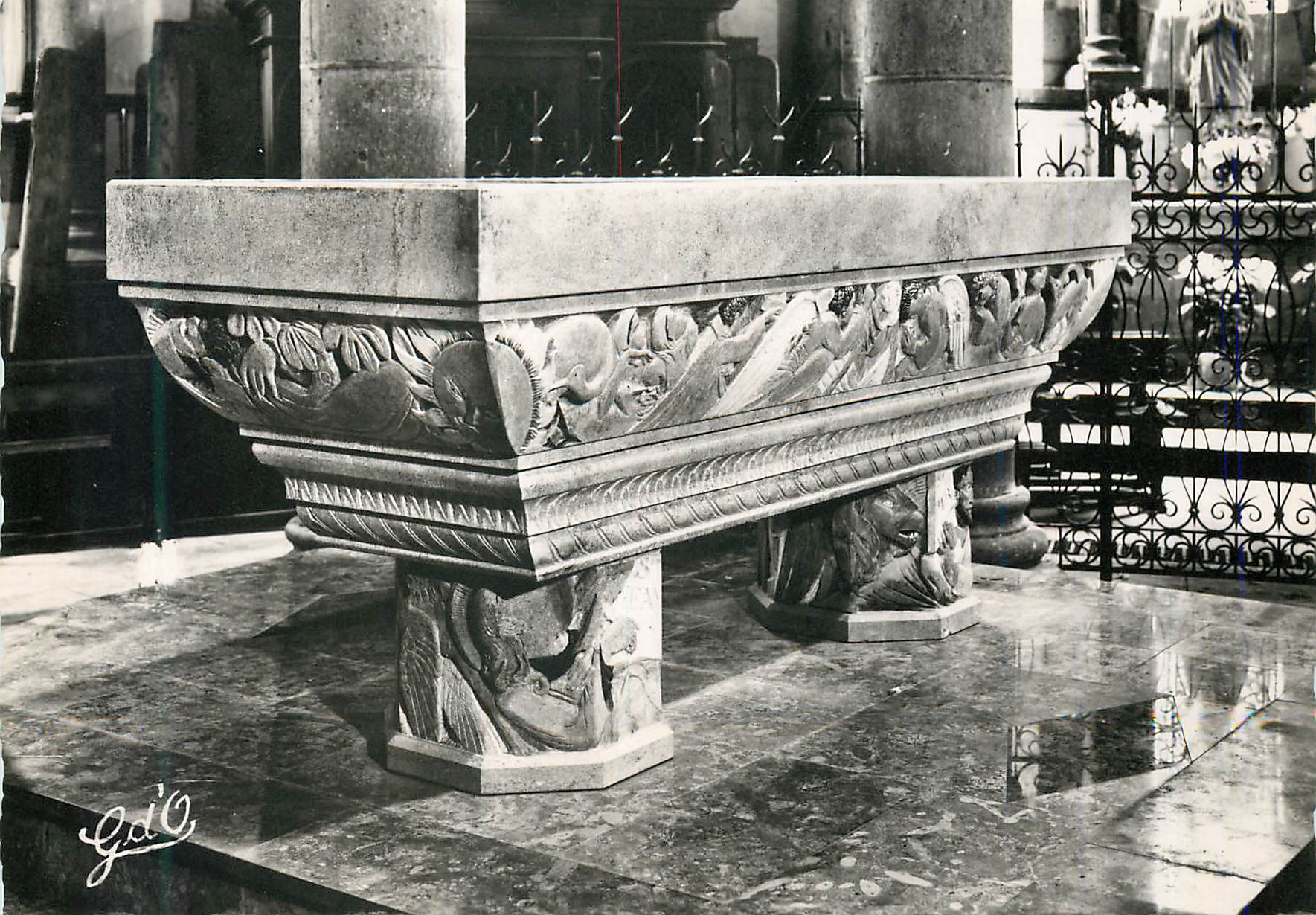 CPM l'Auvergne Eglise de la Bourboule Maitre Autel de Charlier
