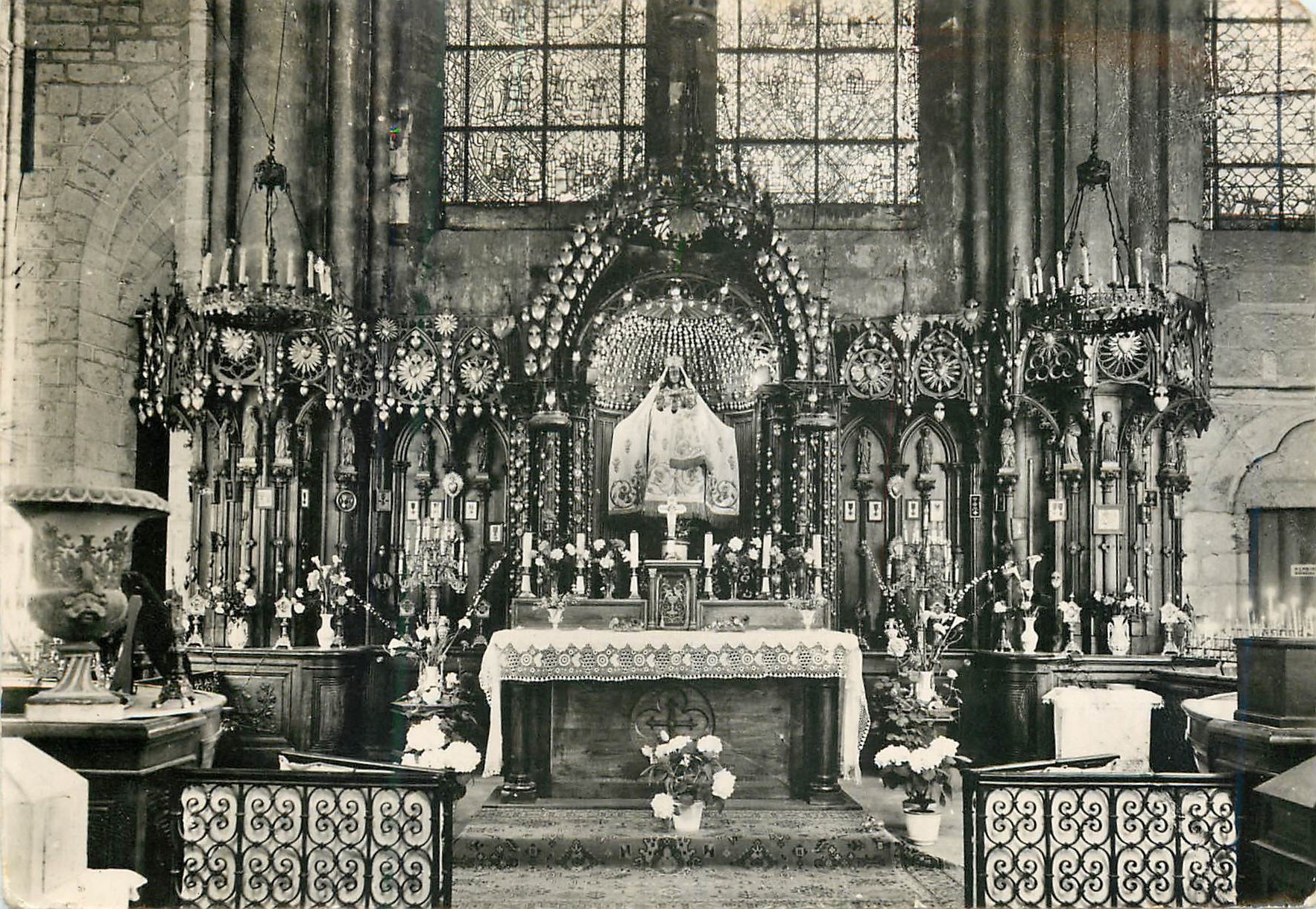 CPM Chartres la Vierge Noire dite du Pilier