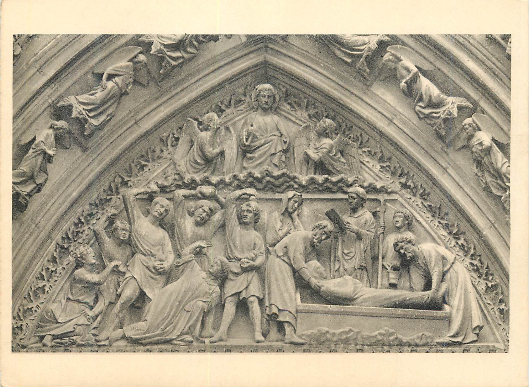CPM Portai saint etienne detail du tympan Notre Dame de Paris