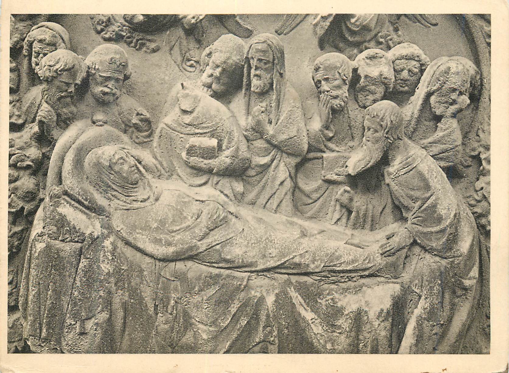 CPM Chouer (cote nord) detail d'un bas relief mort de la vierge Notre Dame de Paris