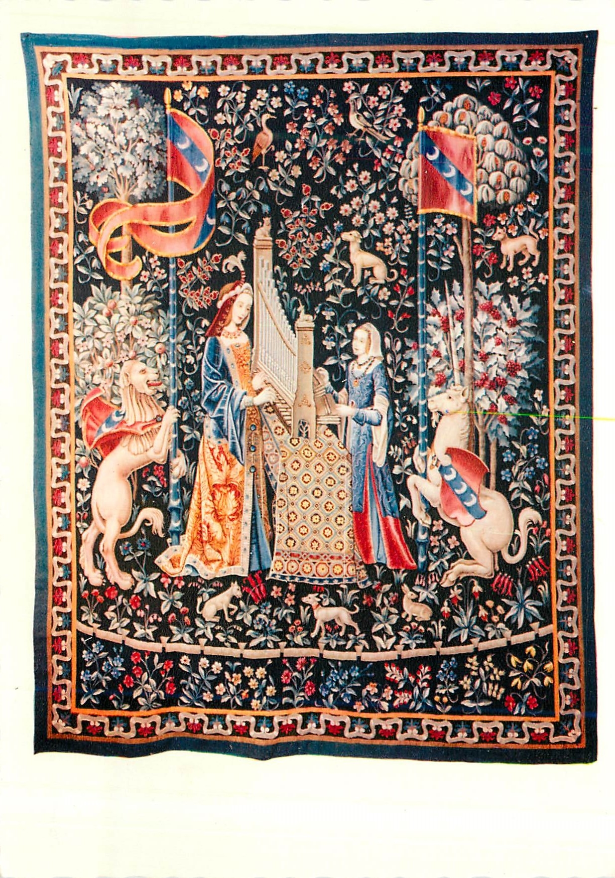 CPM Aubusson capitale de la tapisserie dame a la licorne l'ouie