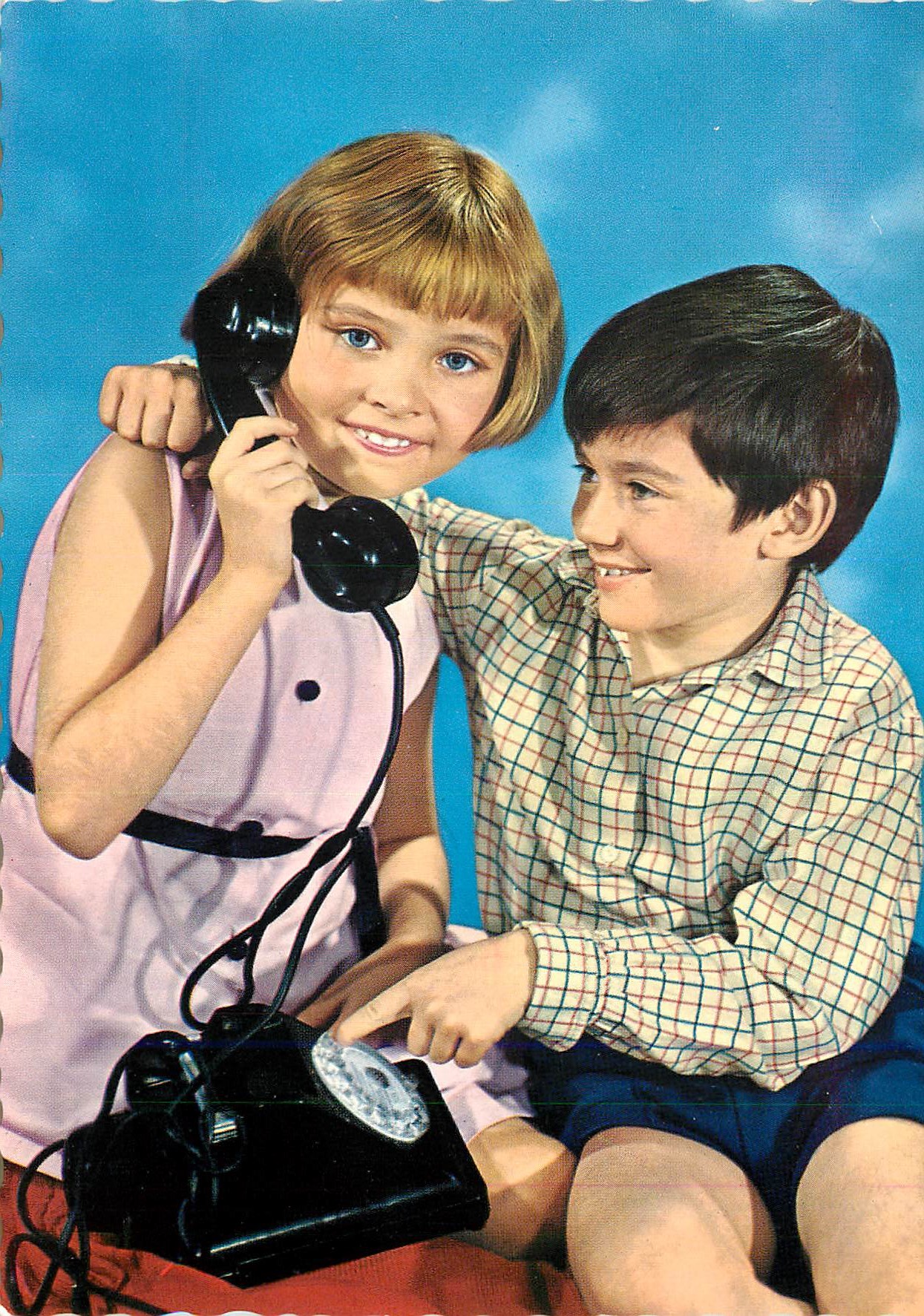 CPM 2 coeur s une chaumiere Enfants Telephone