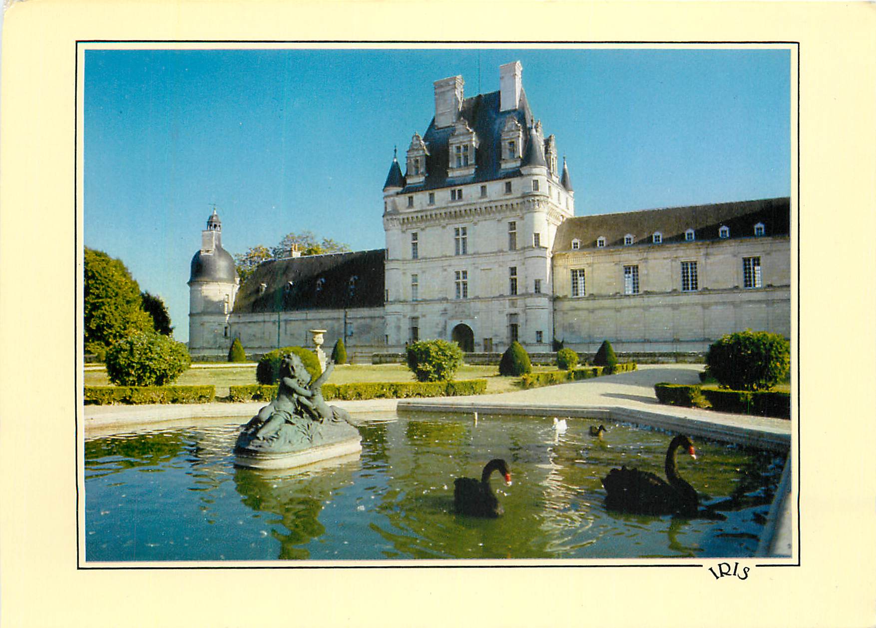 CPM Reflets du val de loire valencay vue sur le chateau du XVIe s