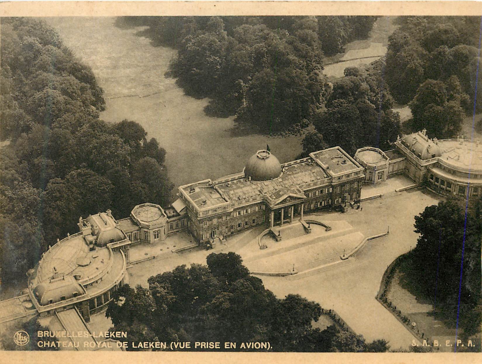 CPM Bruxelles laeken chateau royal de laeken (vue prise en avion)