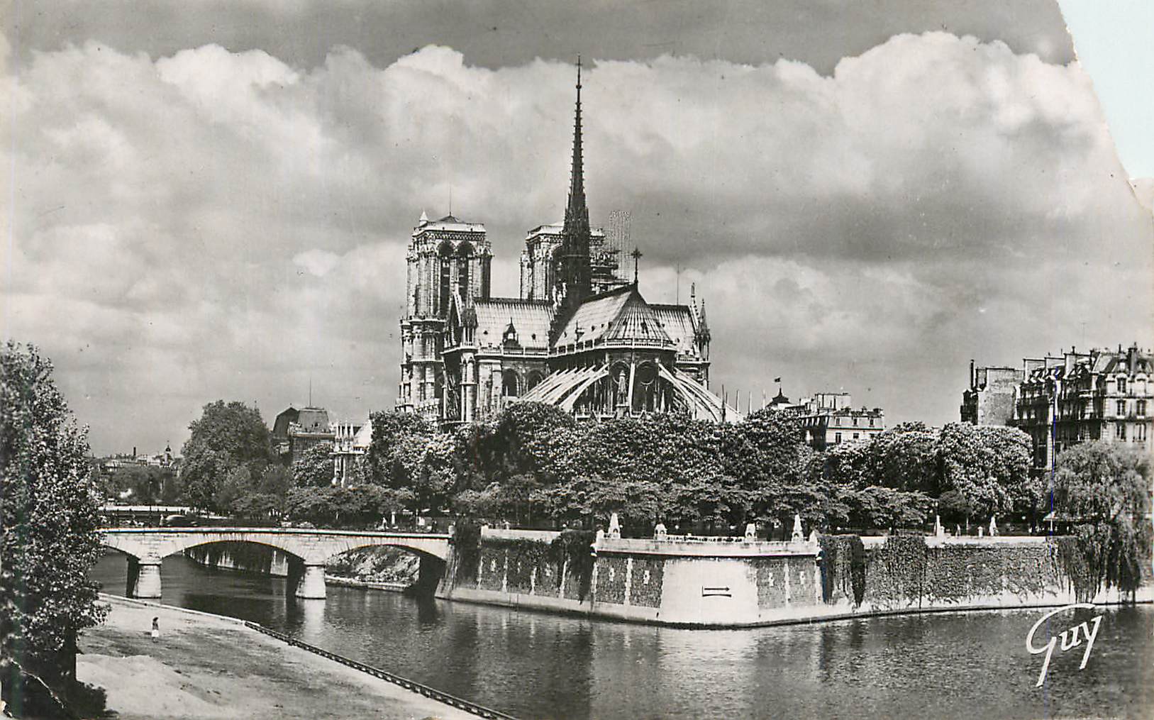 Notre-Dame de Paris — Pont de l'Archevêché — Éditeur Guy, n°6 de la série 'Paris et ses merveilles'