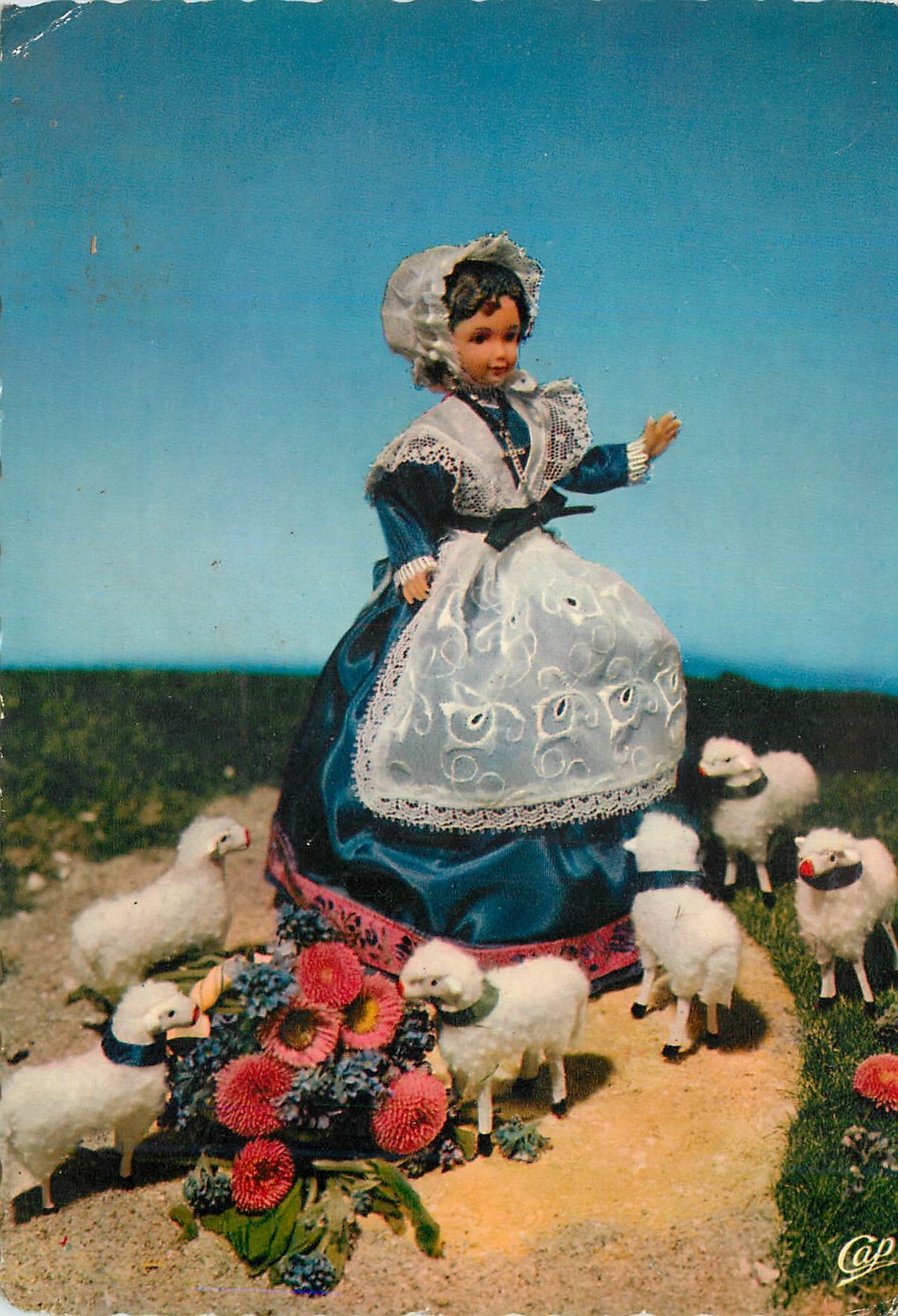 Poupée 'BELLA' France — Les Attraits de la Lorraine — éditeur Lumicap