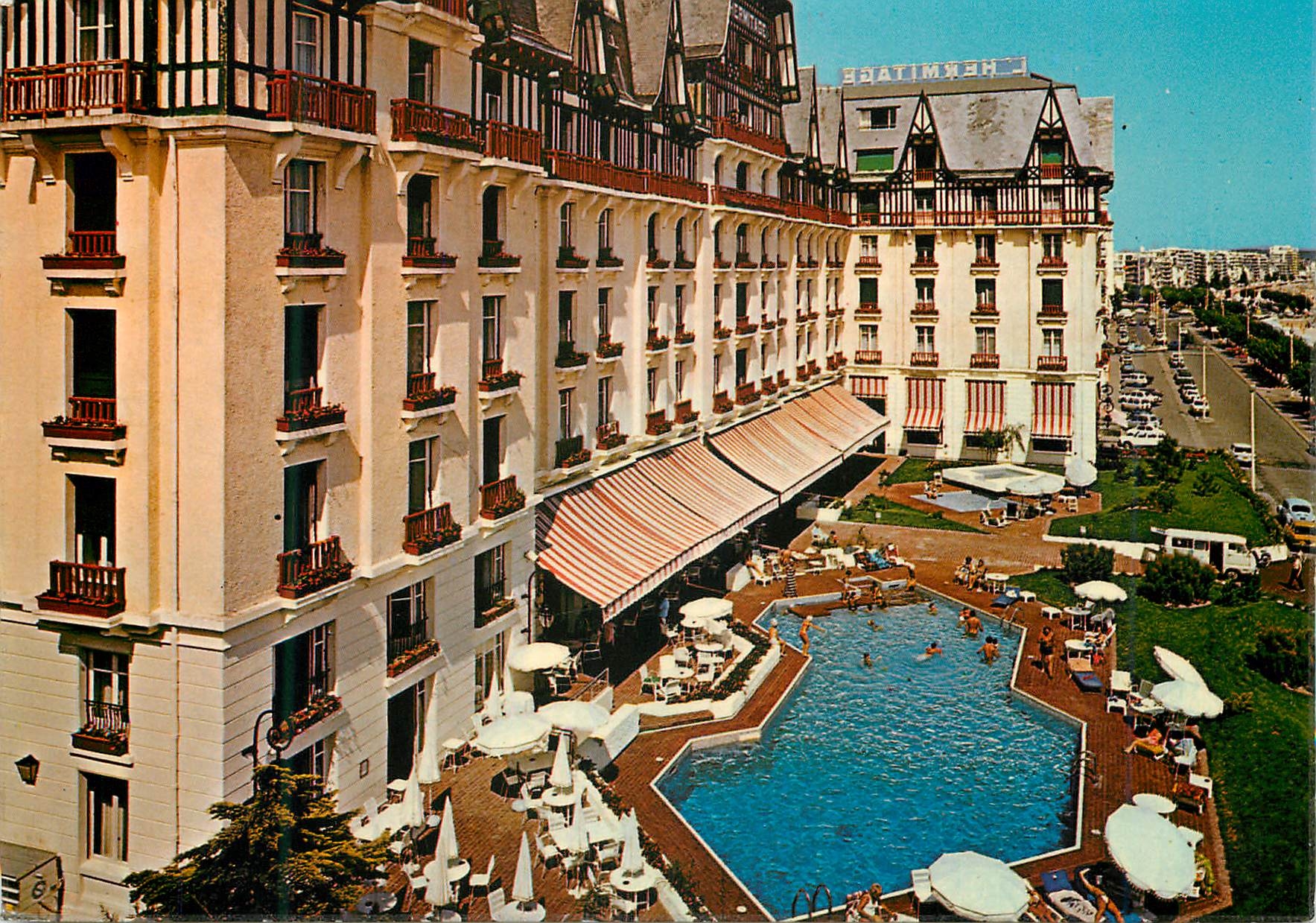 CPM La plus belle plage d'europe la baule (Loire atlantique) l'hermitage hotel le plus grand hotel de bretagne 300 chamb