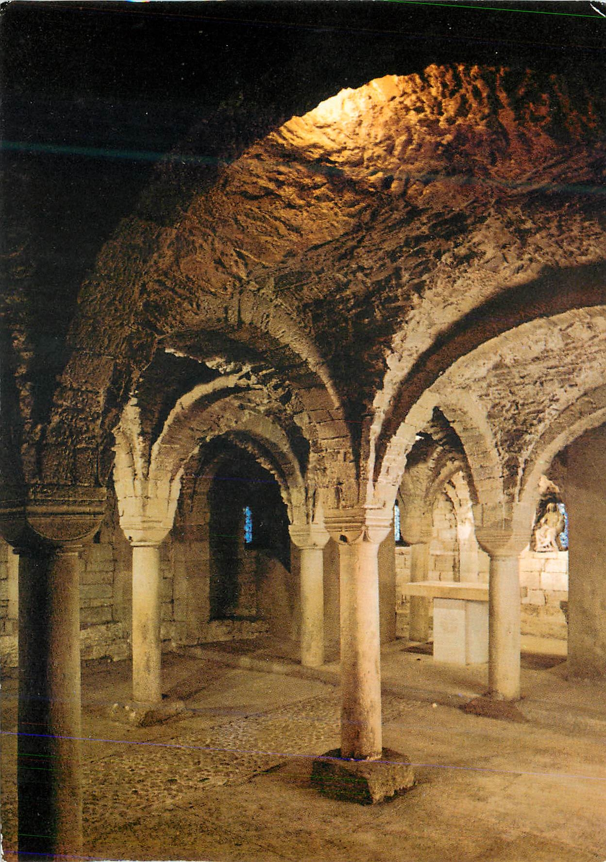 CPM Eglise de Remiremont (Vosges) la crypte (XIe s)