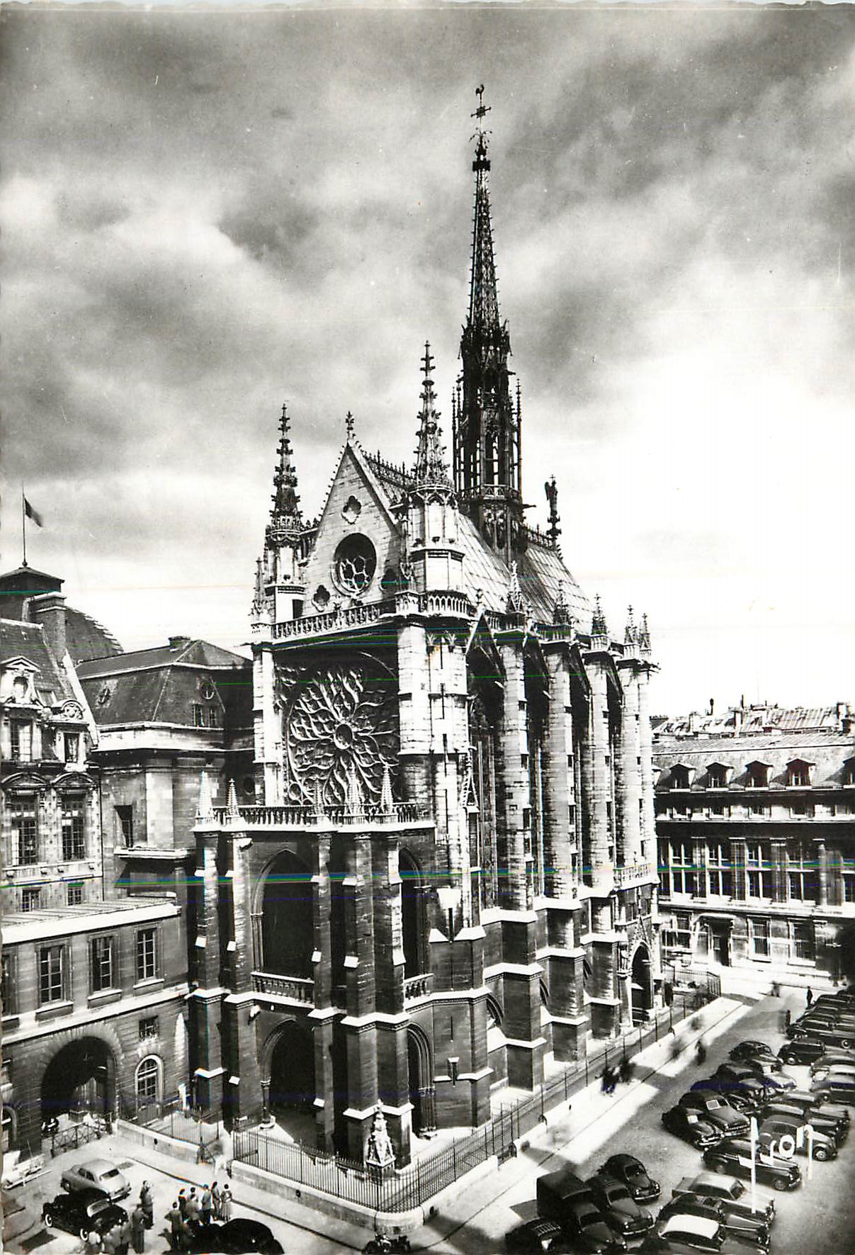 CPM Paris en flanant la sainte chapelle