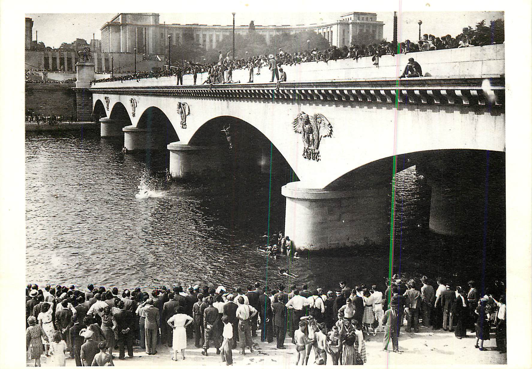 CPM Baignade au pont du trocadero Paris