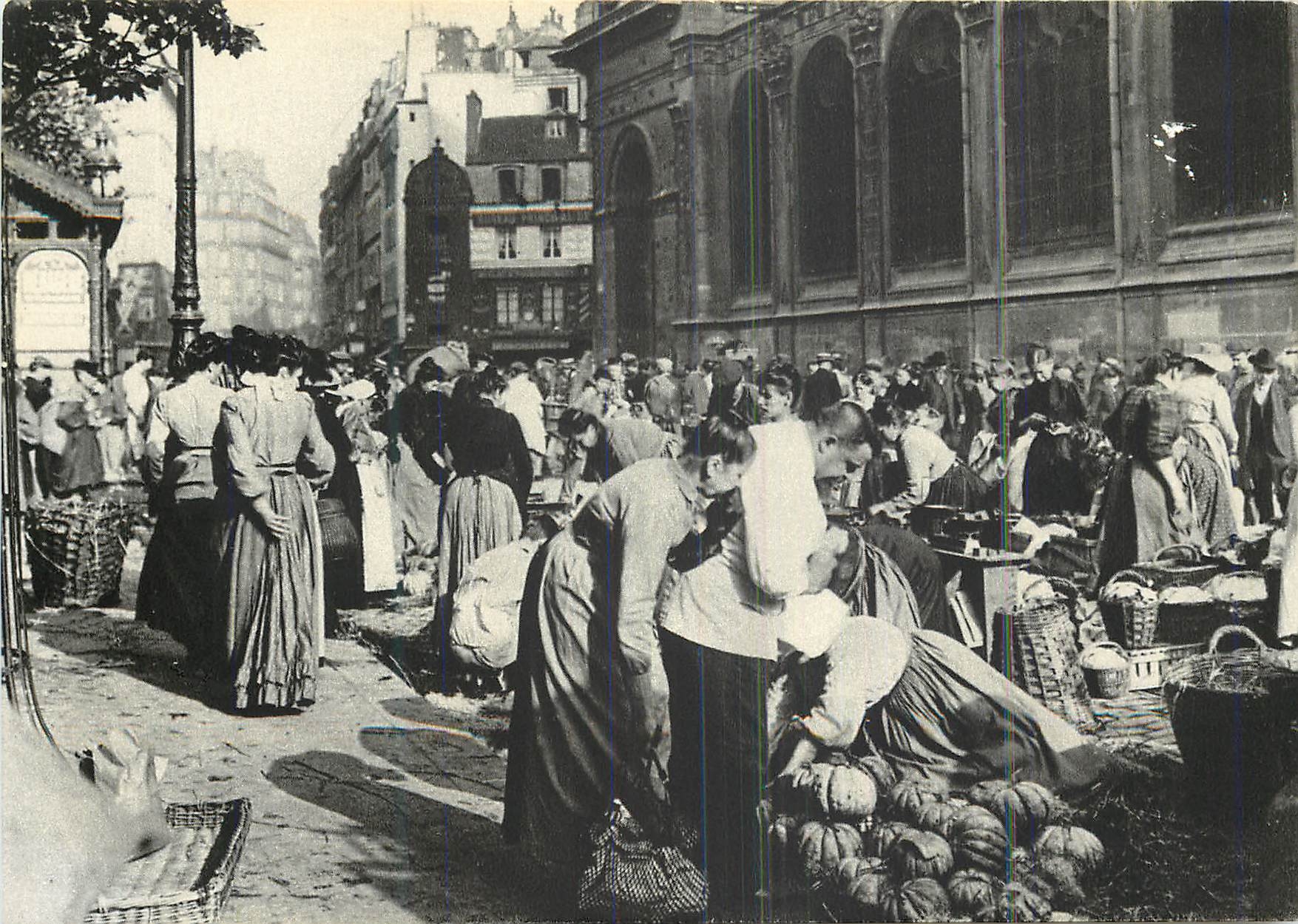 CPM Paris aux halles a la hauteur de st Eustache