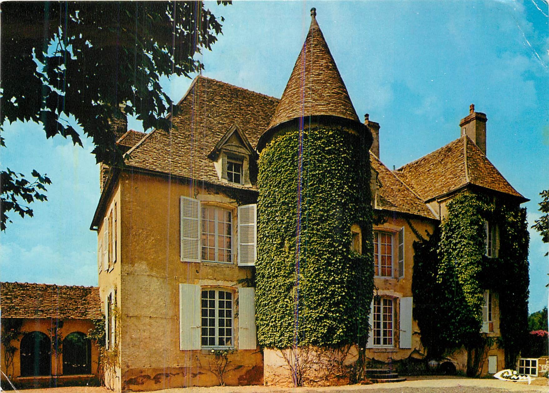CPM St Amand en Puisaye (Nievre) Le Prieure