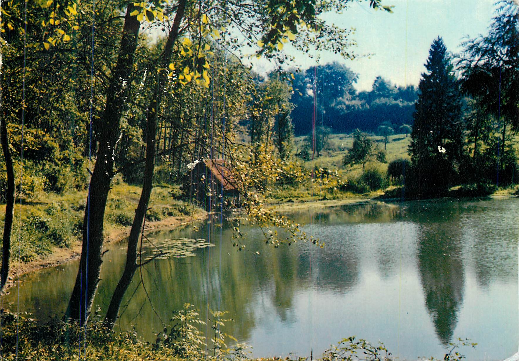 CPM Le Bourg-St-Leonard (Orne) Chateau XVIIIe s Monument historique Vue de l'Etang