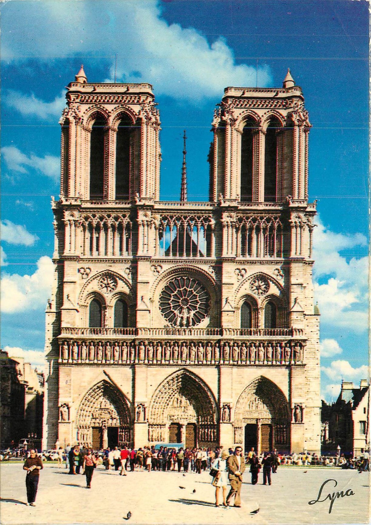 CPM Paris La Cathedrale Notre Dame