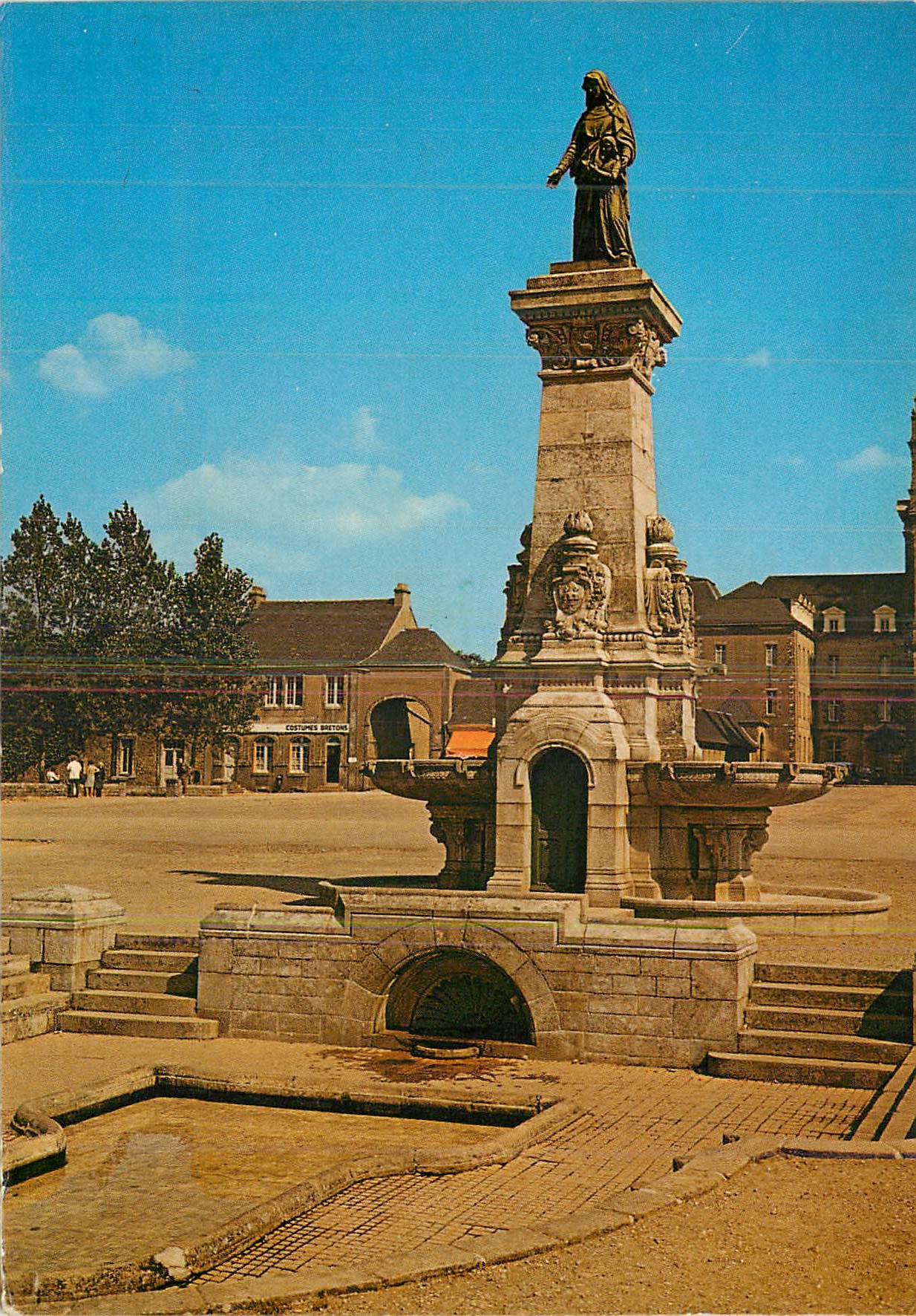 CPM Sainte Anne D'Auray La Fontaine miraculeuse