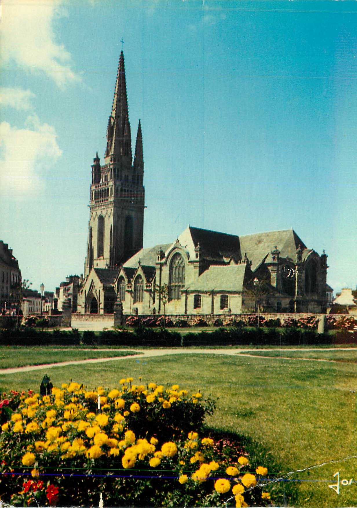 CPM Le Bretagne en Couleurs Douarnenez L'eglise de Ploare