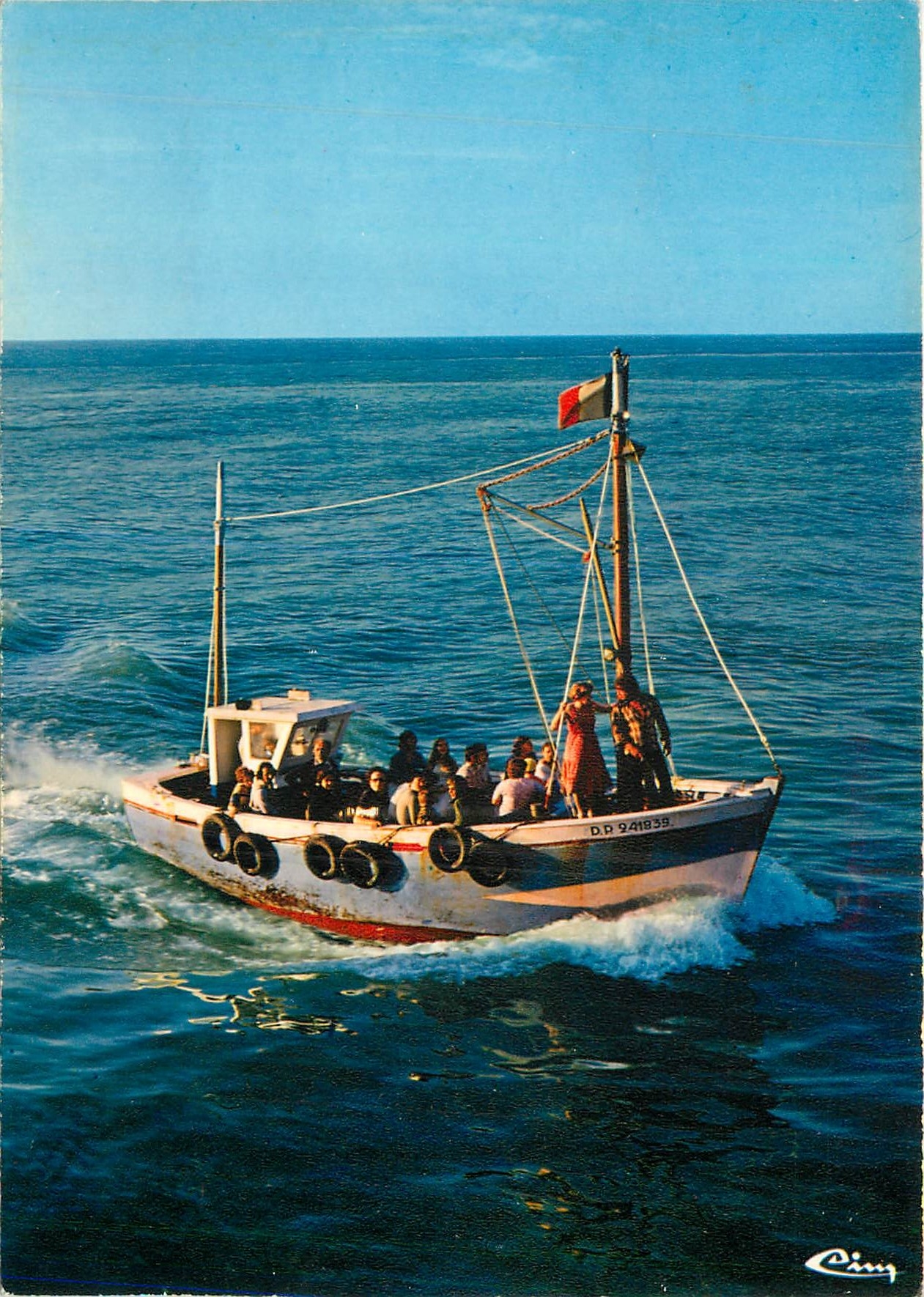 CPM Le Treport (Seine Mar) Bateau en promenade Peche