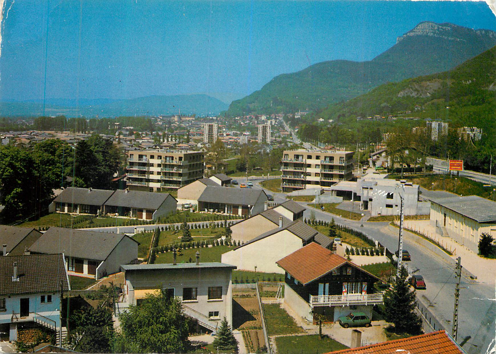 Istres — vue aérienne des quartiers et montagnes — éditeur non visible