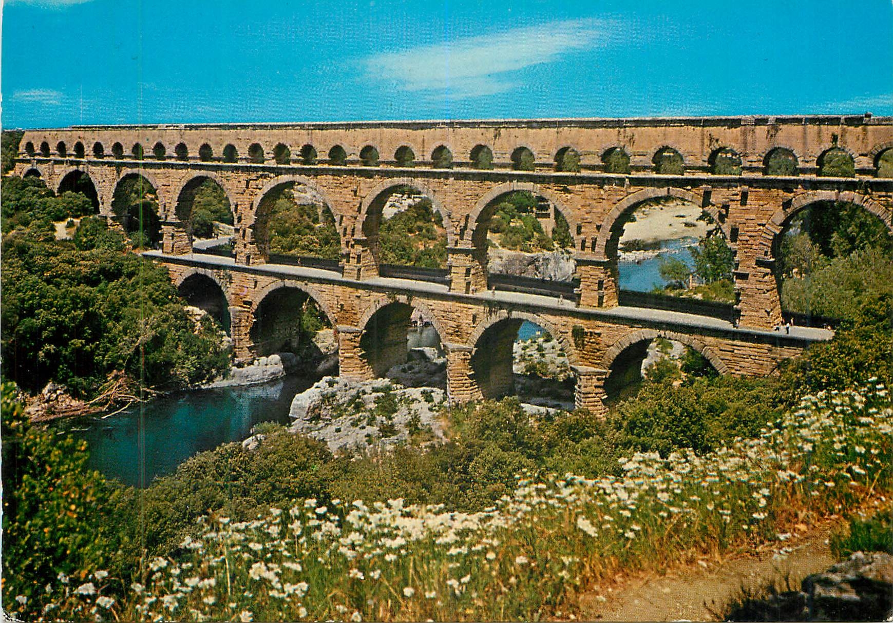 CPM Le Pont du Gard (Gard) Aqueduc romain