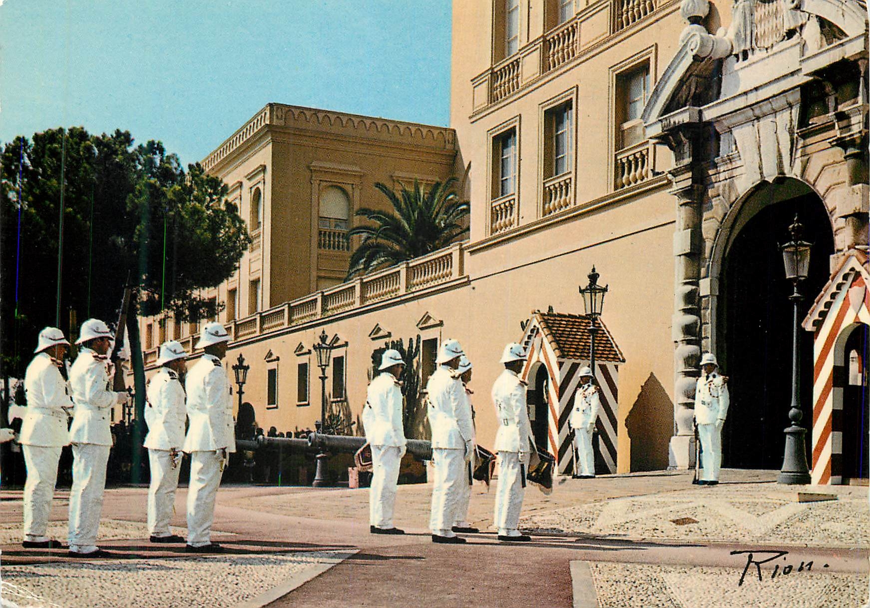 CPM Principaute de Monaco La releve de la Garde devant le Palais Princier Militaria