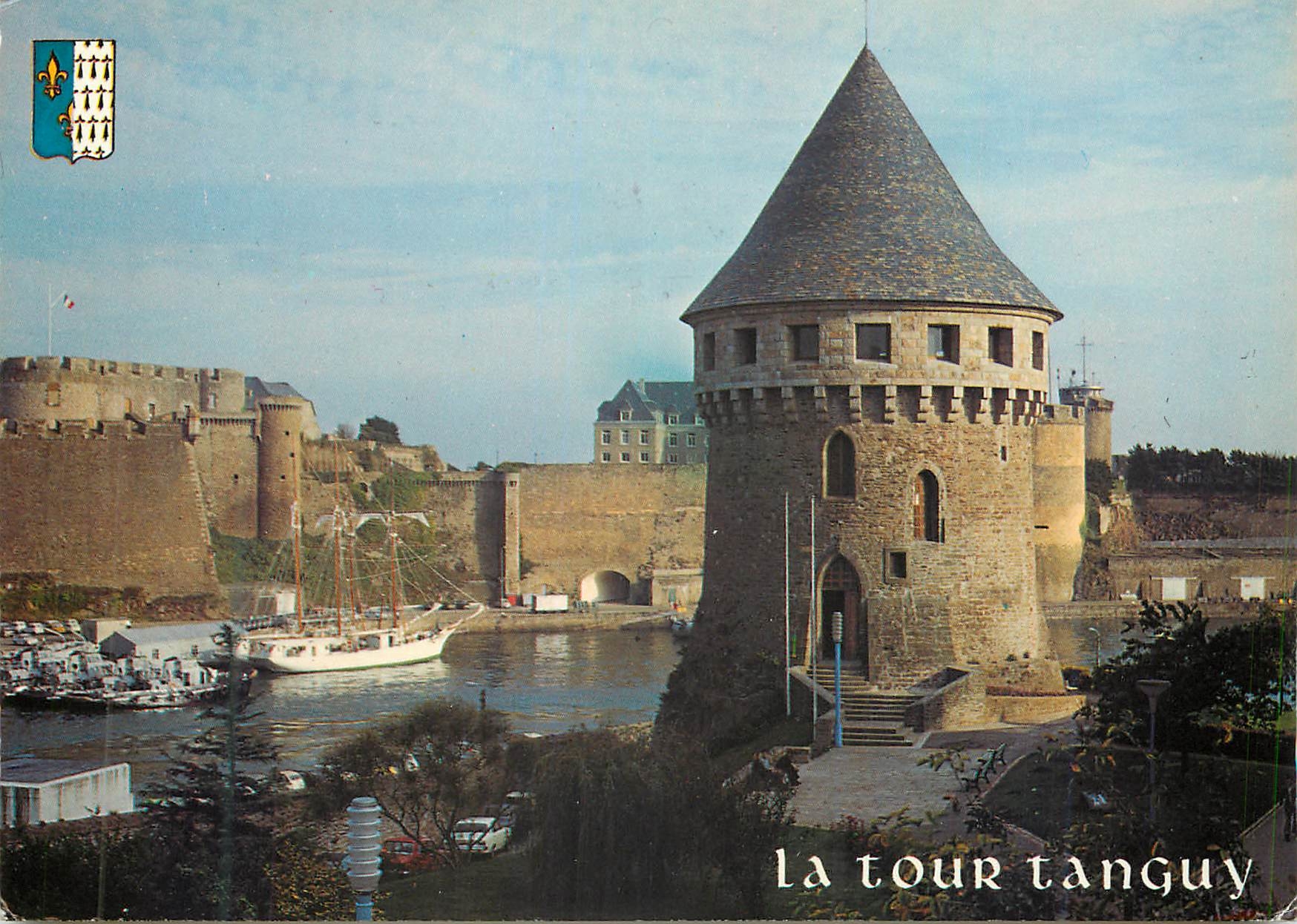 CPM La Tour Tanguy en bretagne brest grand port de guerre et de commerce le chateau et la prefecture maritie