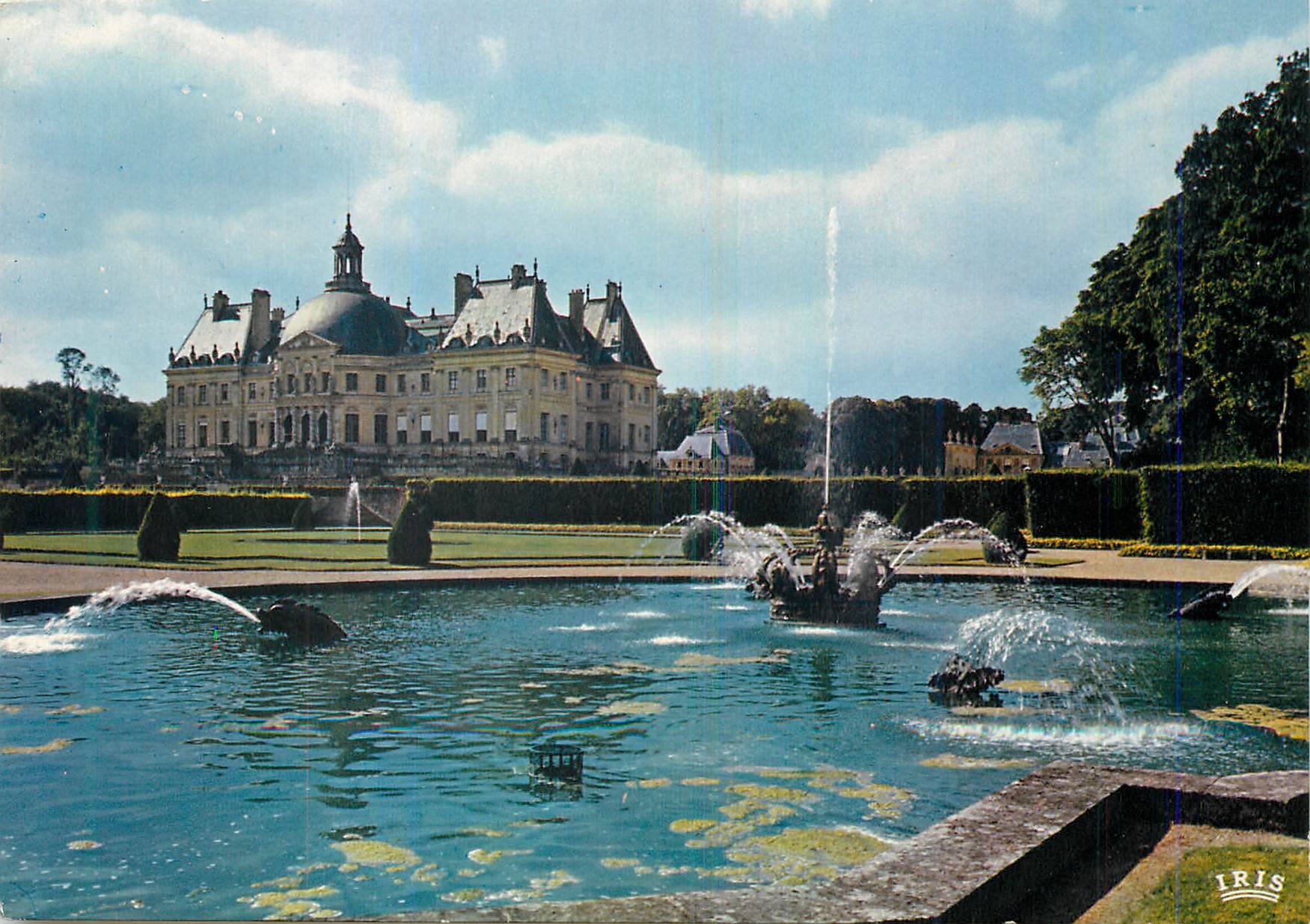 CPM Chateau de vaux le Vicomte bassin de la courone