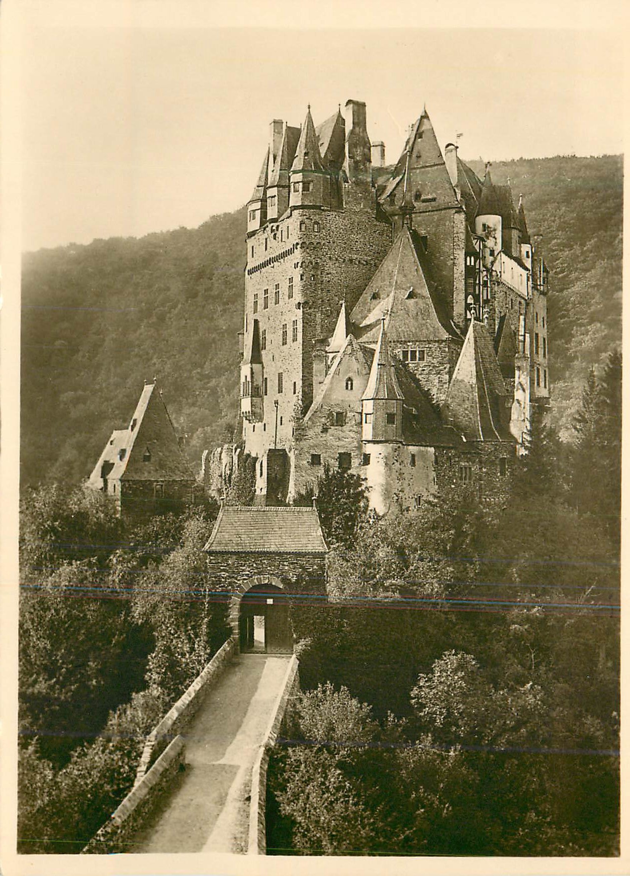 CPM Burg eltz (Mosel) seit 1157 im besitz des der burg gleichnomigen geschlechtes
