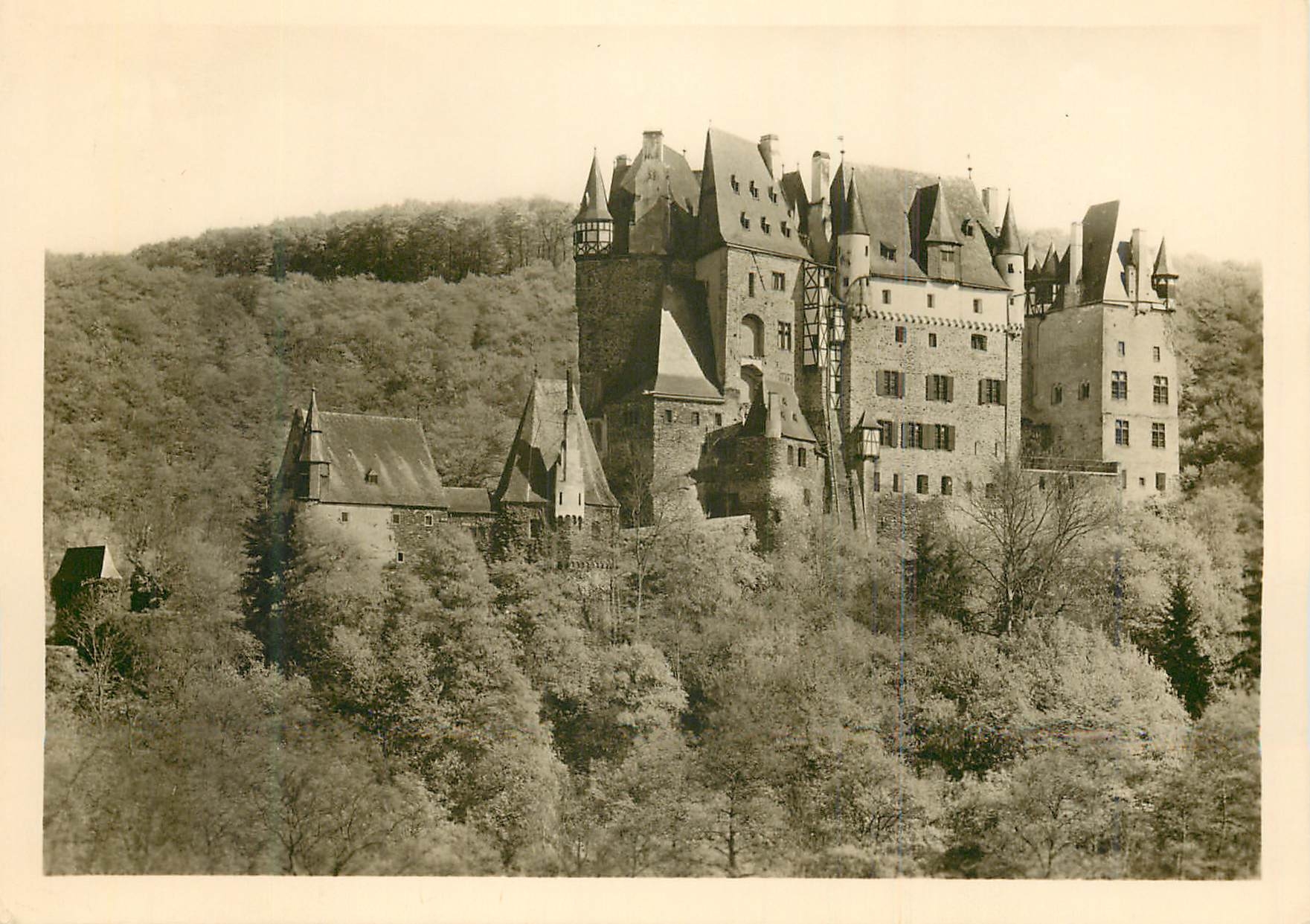 CPM Burg eltz (Mosel) seit 1157 im besitz des der burg gleichnomigen