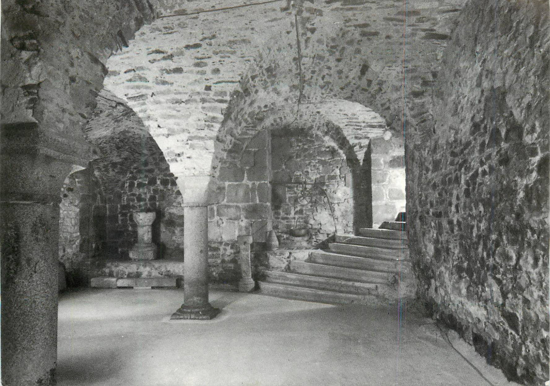 CPM Mortain (Manche) abbaye blanche XIIe s refectoire des soeurs converses (XIIe s)