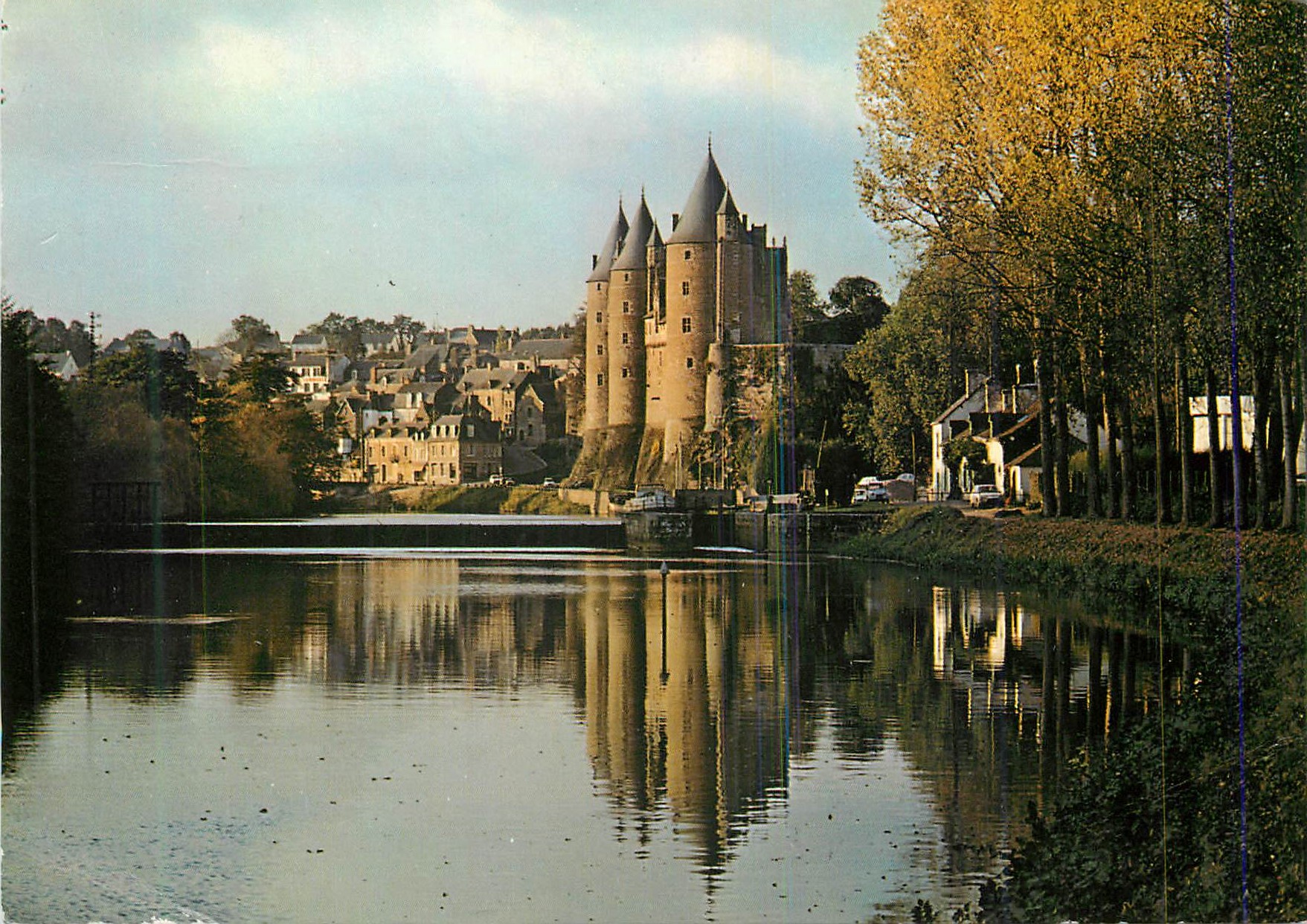CPM Les chateau en bretagne un des plus beaux josselin
