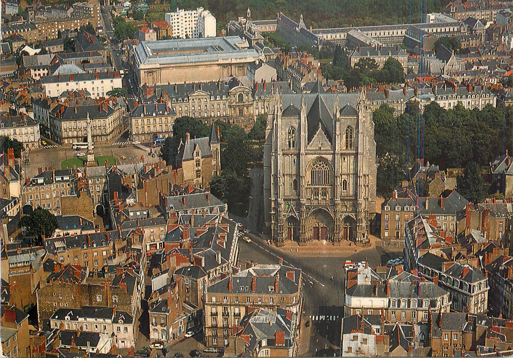 CPM Nantes (Loire atl) la cathedrale la colonne la place de l'oratoire