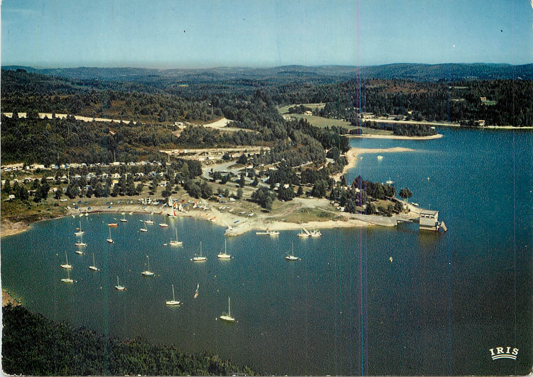 CPM Le limousin touristique entre peyrat le chateau et royere le lac de vassiviere vu du ciel