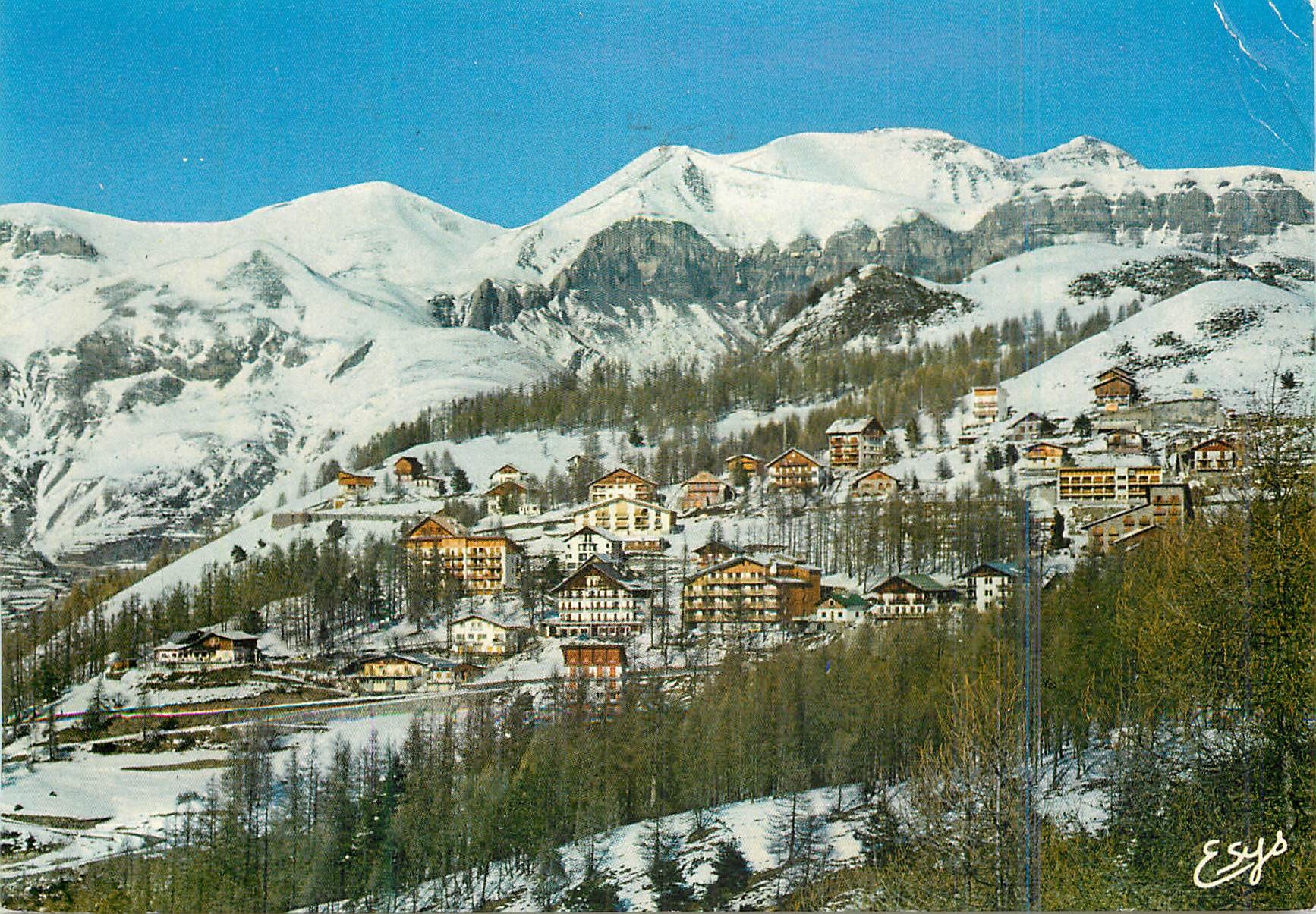 CPM Les alpes maritimes Valberg (alt 1700 m) a 84 km de nice les chalets et le mont mounier (alt 2818 m)