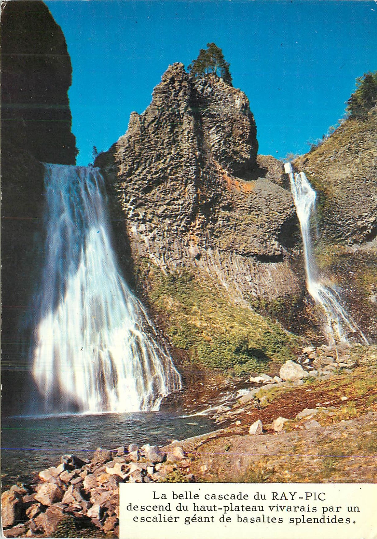 CPM Les grands Paysages du Vivarais les cascades du Ray pic (haut 60m)