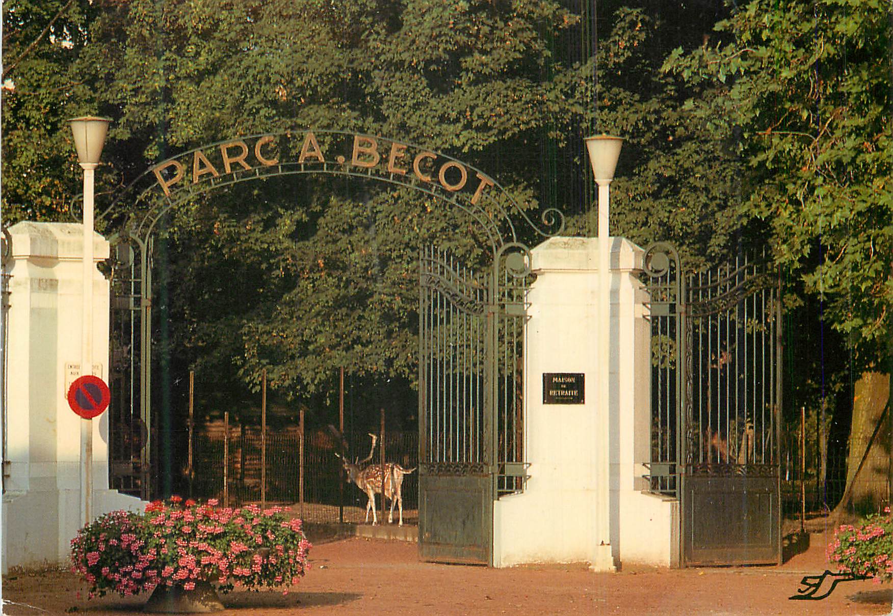 CPM Le Coteau (Loire) entree du parc a Becot