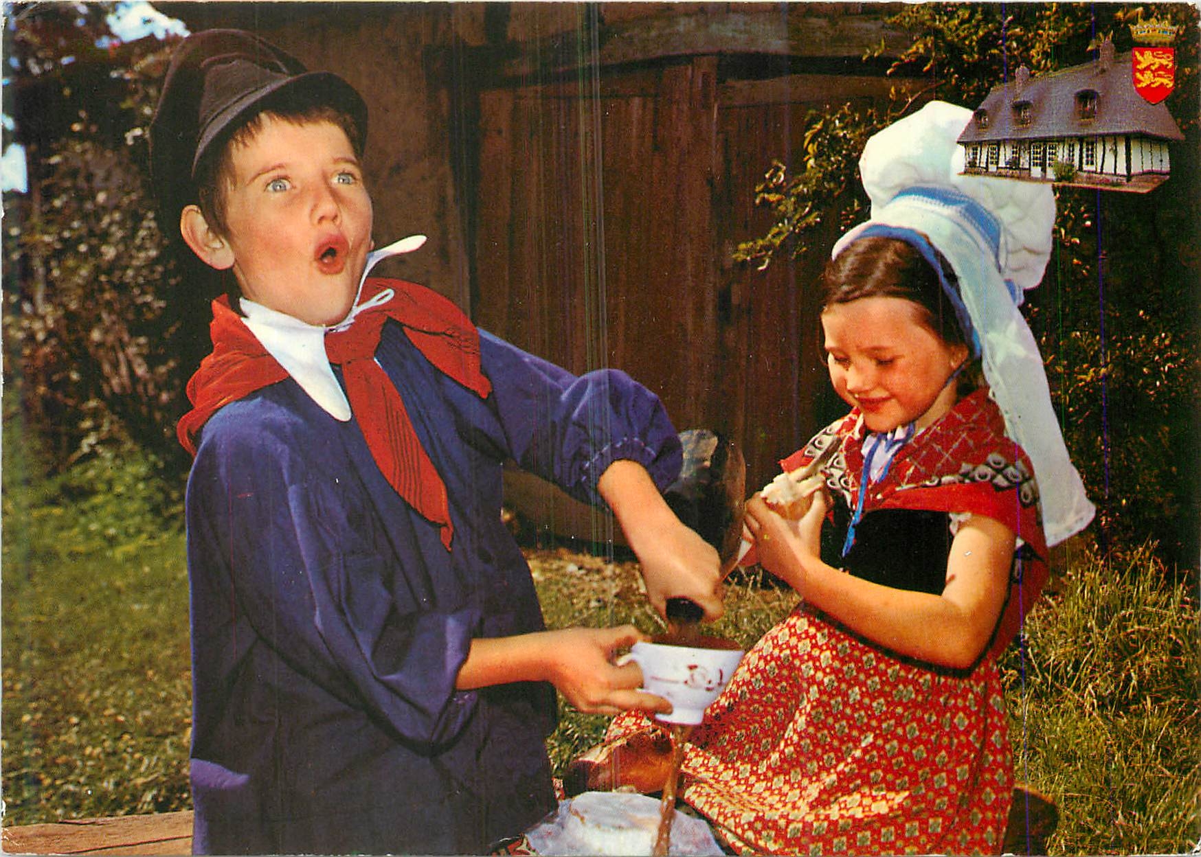 CPM Folklore Normand tu peux boire de c't'iau